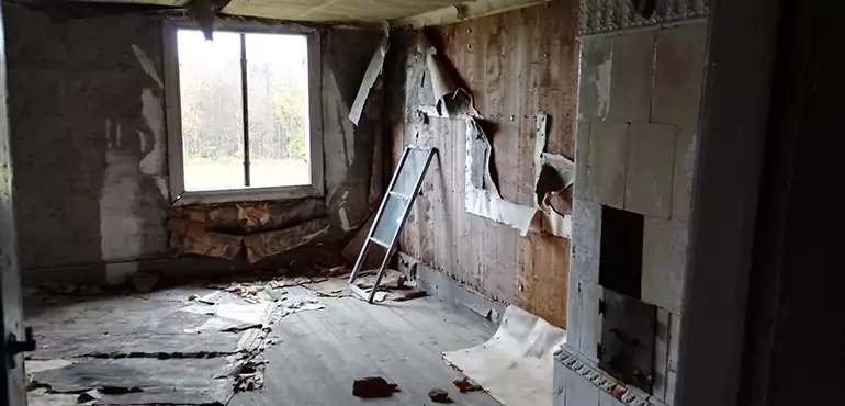 Why Selling a Distressed House Through Traditional Methods Fails in Riverside
